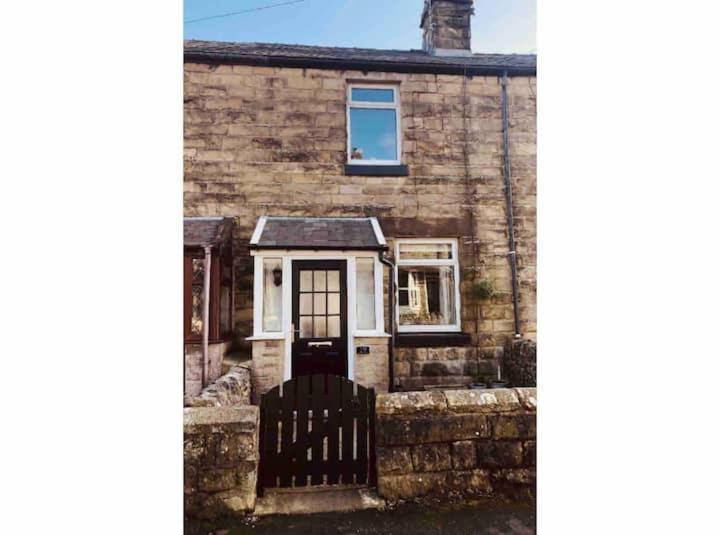 Boutique Cottage In The Heart Of Buxton Town Exterior foto